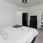 Air Host And Stay - Walton Breck Lodge - Sleeps 5 Free Parking, 10 Minutes To City Centre